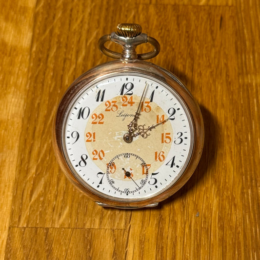 Leijona taskukello 1930-luvulta